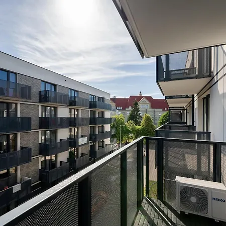Mostek Riverside Deluxe By Bookinghost *